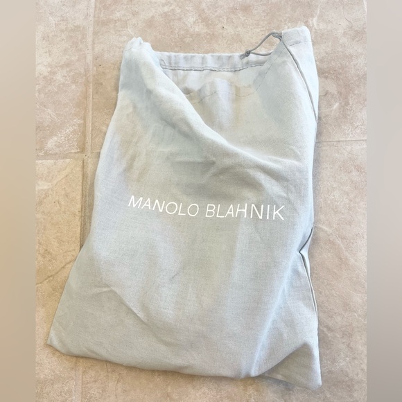 Incredible vintage Manolo Blahnik Silver fabric and leather sling backs! - Picture 10 of 17